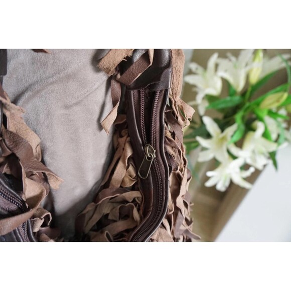 Moroccan Leather Shoulder Bag: Bohemian Hippie Fringe Bag - Picture 12 of 12